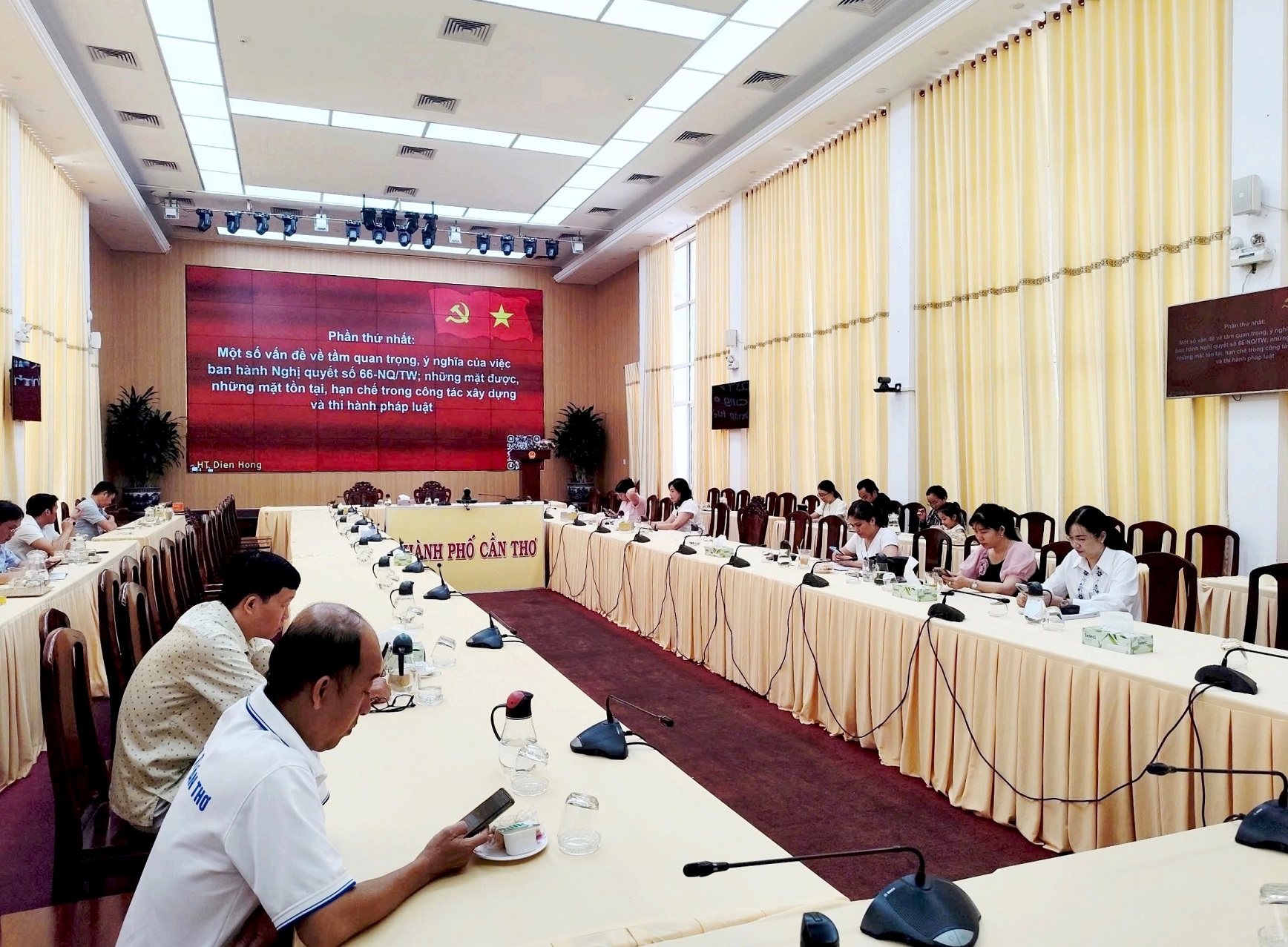 Hội nghị toàn quốc quán triệt, triển khai thực hiện Nghị quyết số 66-NQ/TW và Nghị quyết số 68-NQ/TW của Bộ Chính trị